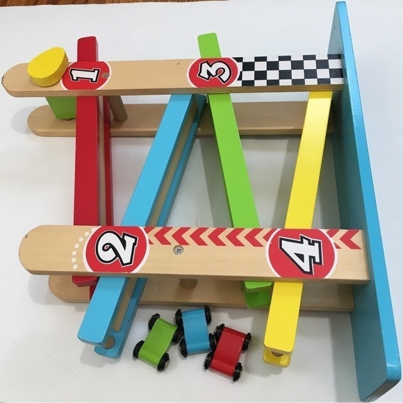 Toys "R" US Ramp Racer with cars & durable colorful wood toy set - Picture 7 of 12